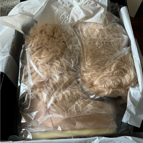 Yeti Moon Boot🧌 - Picture 10 of 14